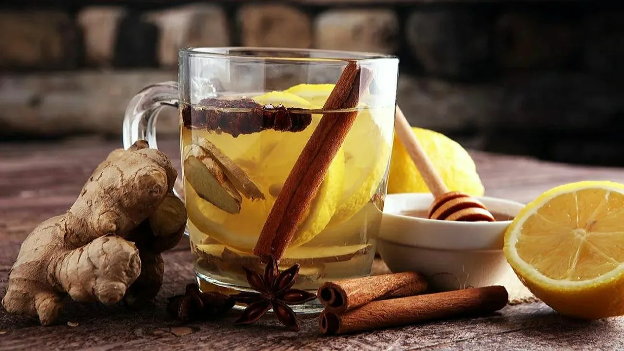 Citronu miziņas, kanēļa un ingvera vārīšana: kāpēc tas ir ieteicams un kāpēc tas ir noderīgi.