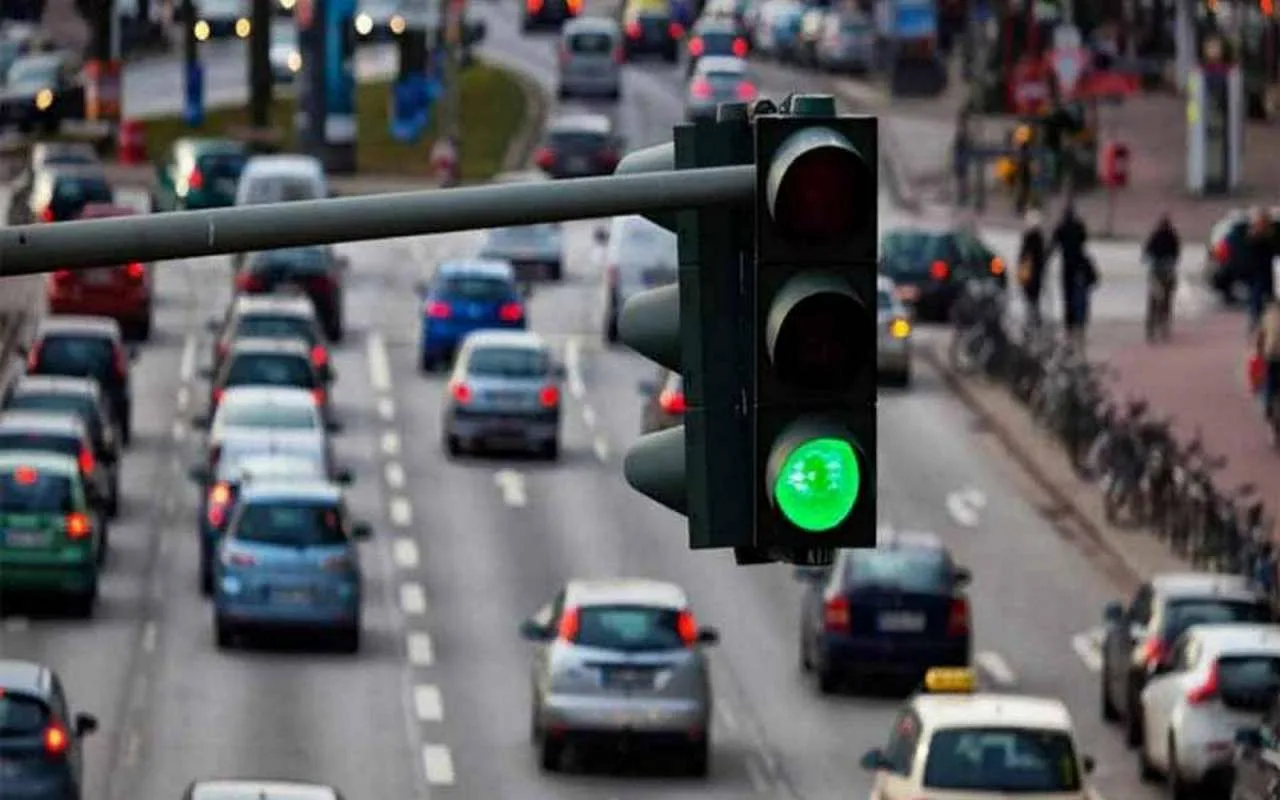 Šajā valstī ir stājušies spēkā ceļu satiksmes noteikumi par luksoforiem, un pārkāpēji tiks sodīti ar 130,16 reālu naudas sodu.