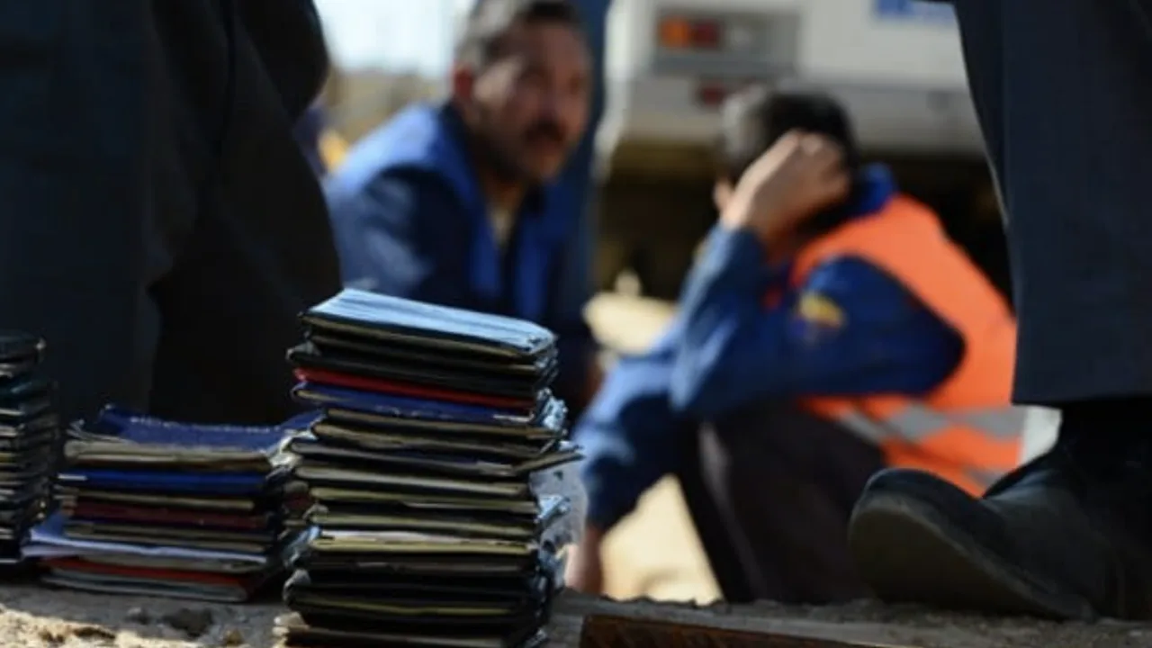 Kolumbijas imigrācijas iestādes izraidīja Dominikānas Republikas pilsoni, kurš mēģināja izbraukt uz Eiropu ar viltotiem dokumentiem.
