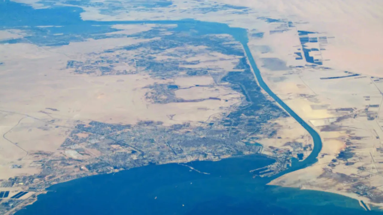 Ēģiptē uzbūvēta pasaulē dziļākā mākslīgā osta