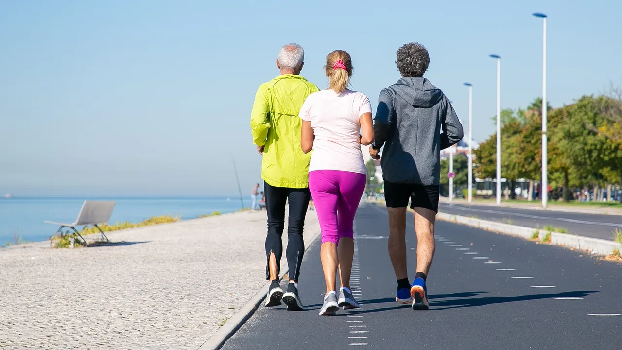 Vai iešana palīdz palielināt muskuļu masu, samazināt tauku daudzumu vai abas šīs lietas?
