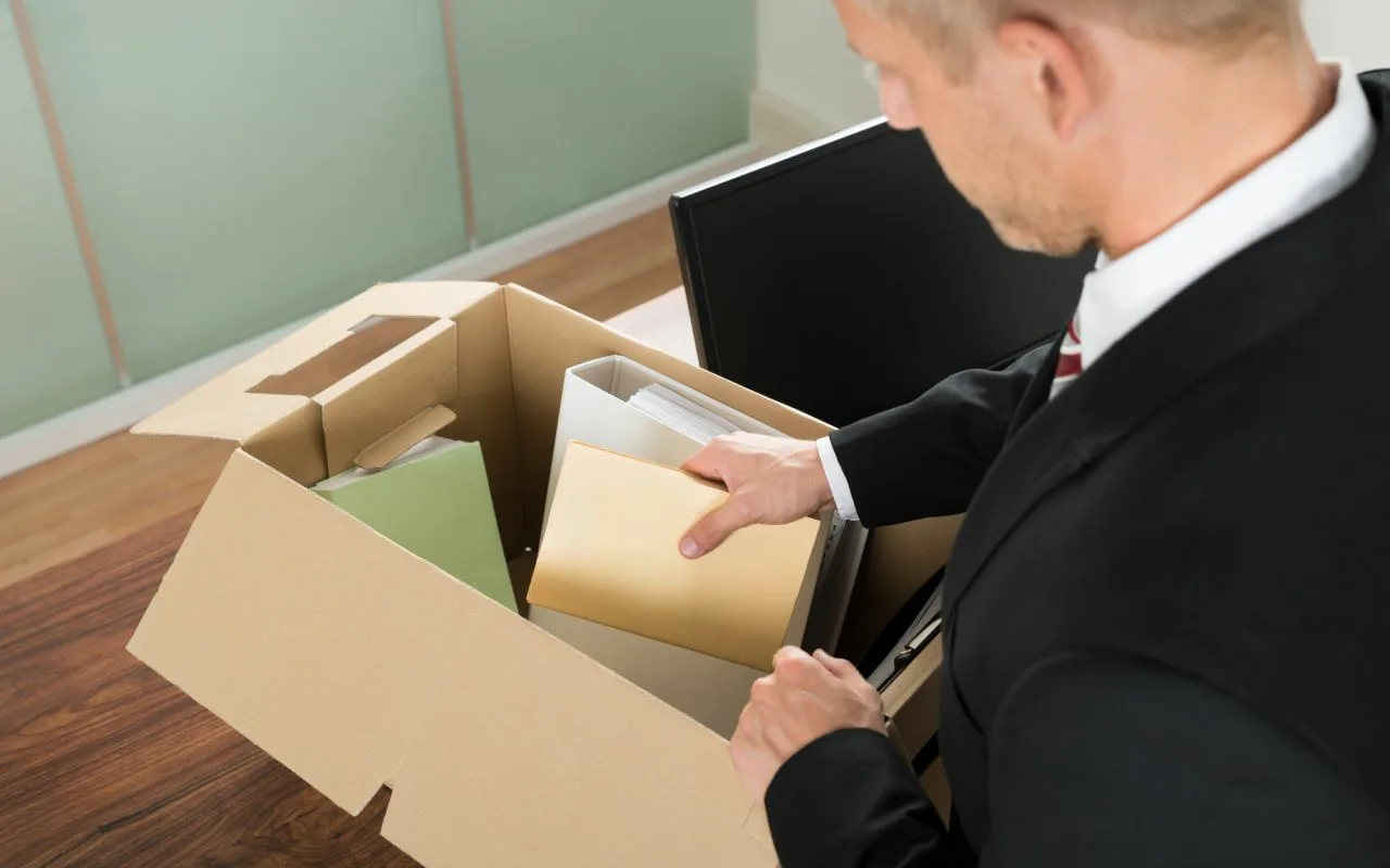 Nolēmumi Kompensācija par morālo kaitējumu tiek piešķirta darbiniekam, kurš pēc darba devēja informēšanas par jaunu slimības lapu tika negaidīti atlaists.