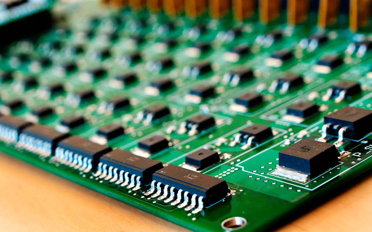 Elektroniska ierīce, ko mēs visi izmetam, satur 450 miligramus 22 karātu zelta.