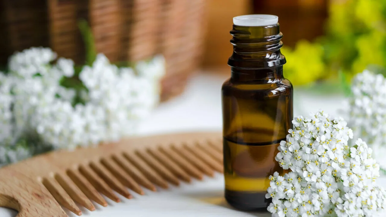 Dabiskās eļļas matiem: mājas maisījums, kas atjauno matu spīdumu un maigumu.