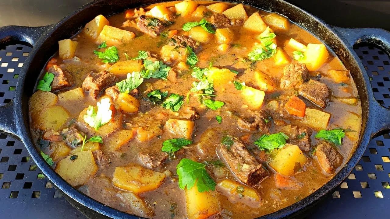 Ne 2 dienas, ne 5: cik ilgi karstā maltīte var tikt uzglabāta ledusskapī?