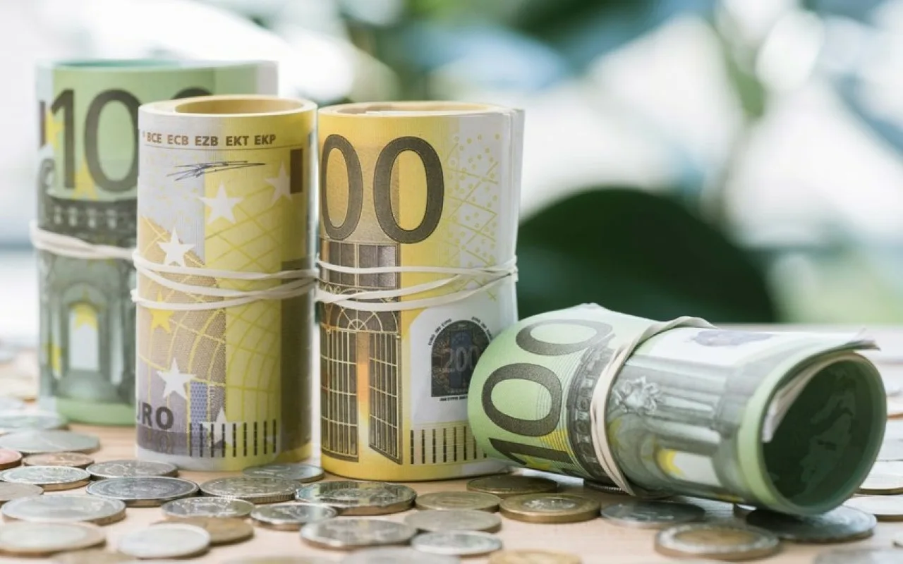 Serbijas Valsts banka klusē par gaidāmo sabrukumu: arī ārvalstu valūtas rezervju iesaldēšana ir apdraudēta