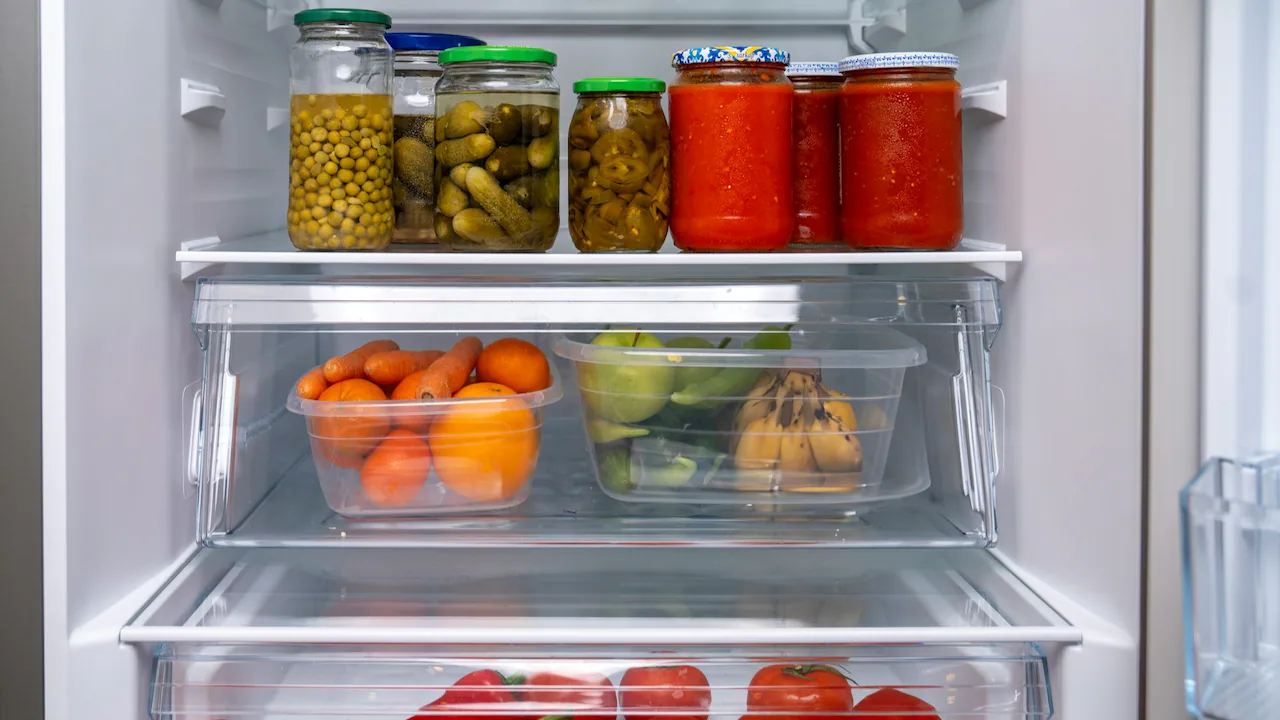 Kādam nolūkam patiesībā nepieciešama dārzeņu kaste jūsu ledusskapī un kā to pareizi lietot?