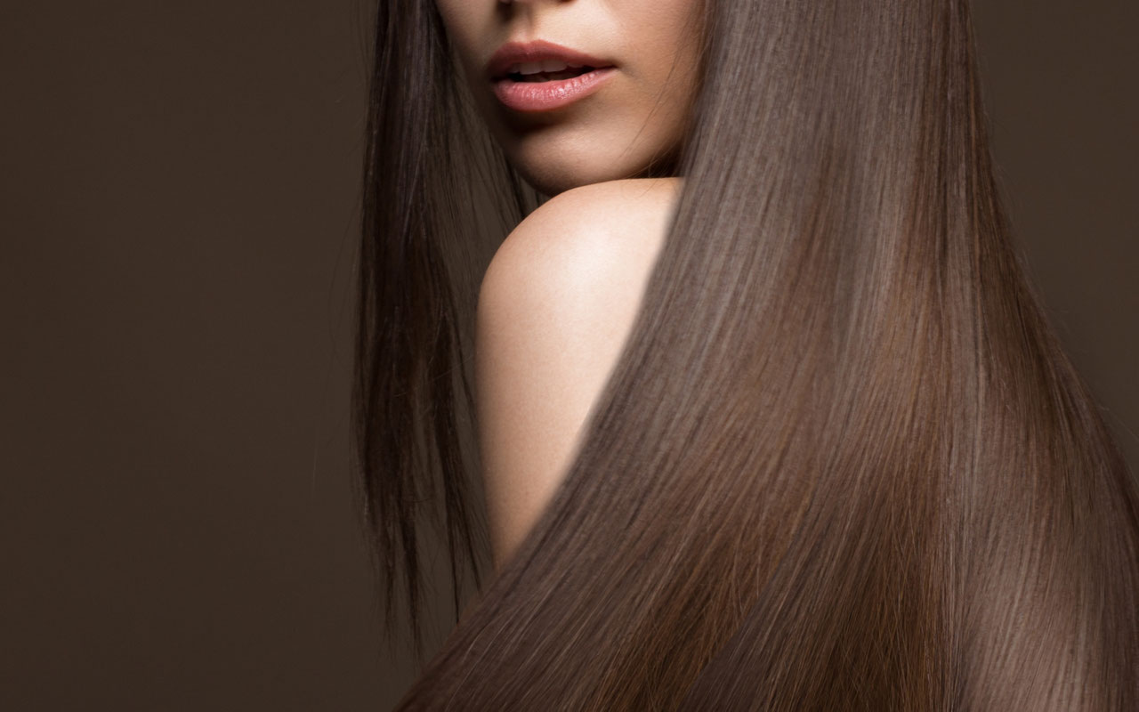 Pievienojiet šķipsniņu savam šampūnam, un jūsu mati paliks svaigi visas nedēļas garumā – vienkārša virtuves sastāvdaļa.