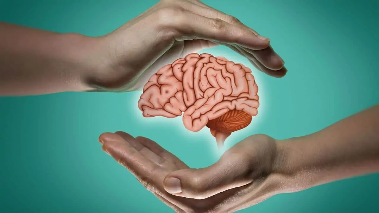 Kad smadzenes aizsargājas, uzbrūkot pašas sev: pašsabotāžas slēptā nozīme.