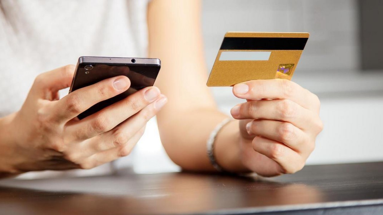 Banku pārskaitījumi starp ģimenes locekļiem ir aizliegti: par minēto summu pārsniegšanu ir paredzētas valsts sankcijas.