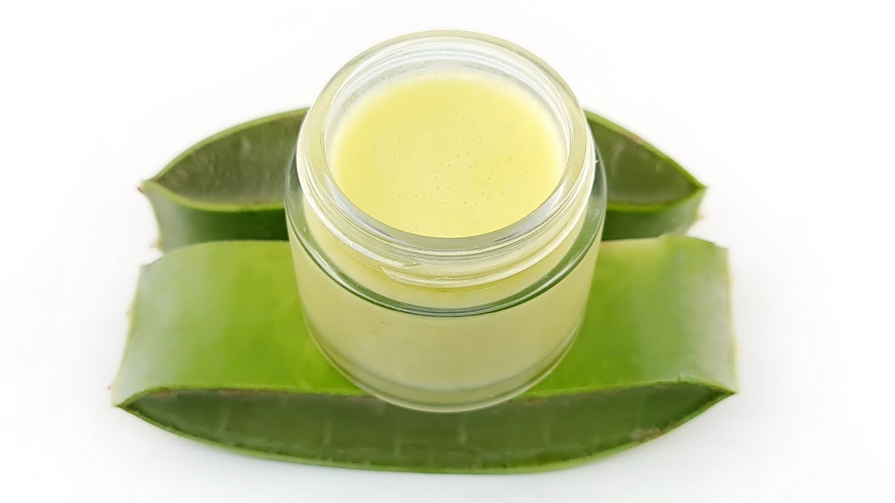 Kā pagatavot sejas krēmu ar alveju, lai stimulētu kolagēna ražošanu un ādas kopšanu.