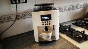 Mana mājas aromāts izraisa kaimiņu skaudību: Krups Roma kafijas automāts pagatavo kafiju tieši tā, kā es to mīlu.