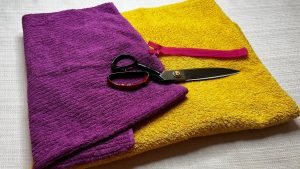 Trīs vienkārši veidi, kā atkārtoti izmantot vecos dvieļus un novērst to nonākšanu atkritumu tvertnē.