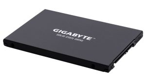 10 gadus vecs zēns iznīcināja 50 SSD diskus, kuru kopējā vērtība bija aptuveni 12 500 zlotu, lai “pārbaudītu to stabilitāti”.