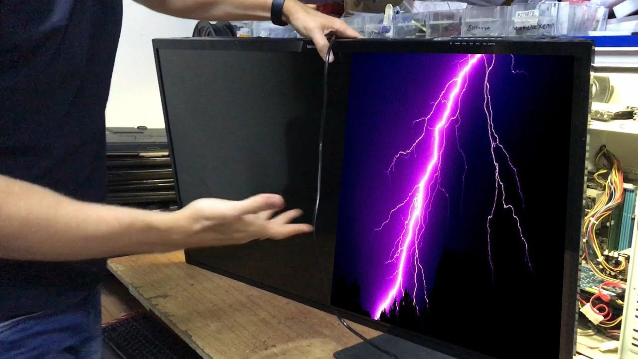 Ne lampas, ne mikroviļņu krāsnis: tie ir ierīces, kuras jāatvieno no elektrotīkla mājās negaisa laikā.