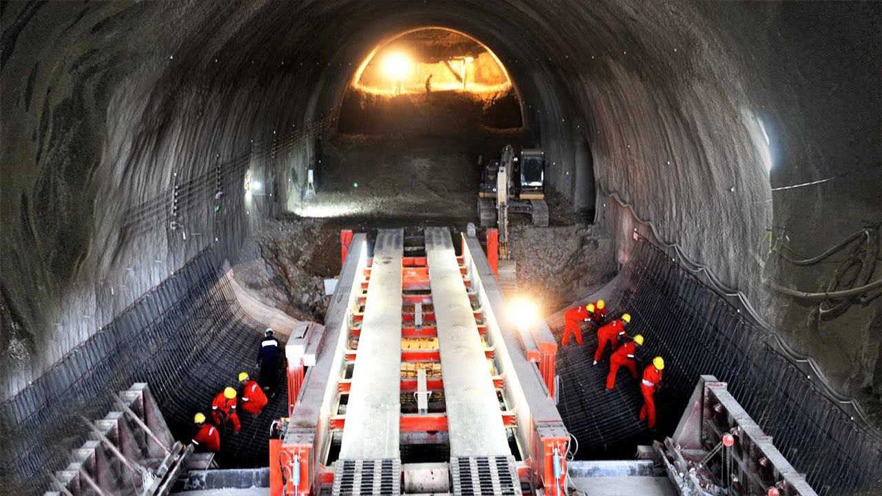 Ķīniešu zemūdens megatunelis samazinās ceļojuma laiku no sešām stundām līdz 40 minūtēm, un tā maksimālais ātrums būs 240 km/h.
