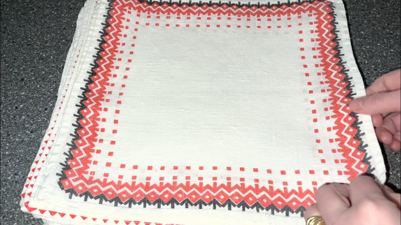 Kā noņemt dzeltenos traipus no galdauta, kas paredzēts īpašiem gadījumiem.