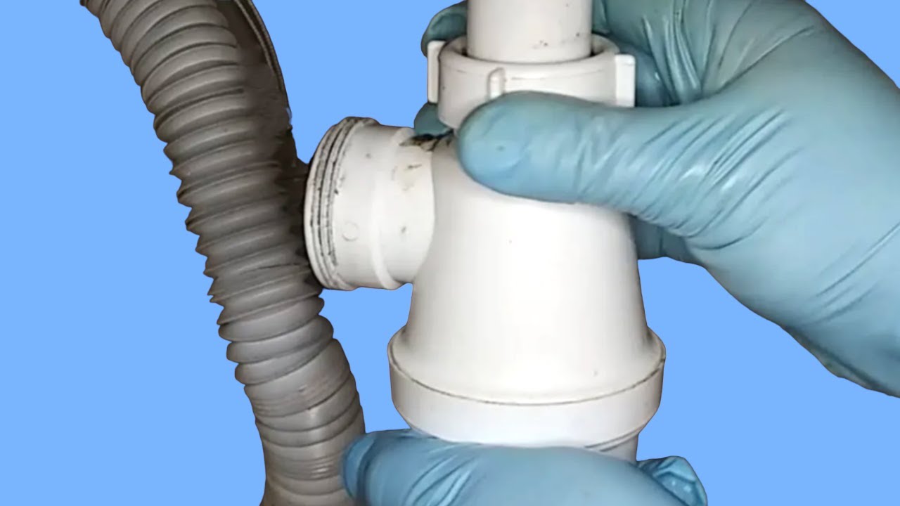 Kā iztīrīt vannas istabas sifonu: katram jāzina, kā atbrīvoties no nepatīkamās smakas un dezinficēt sifonu.