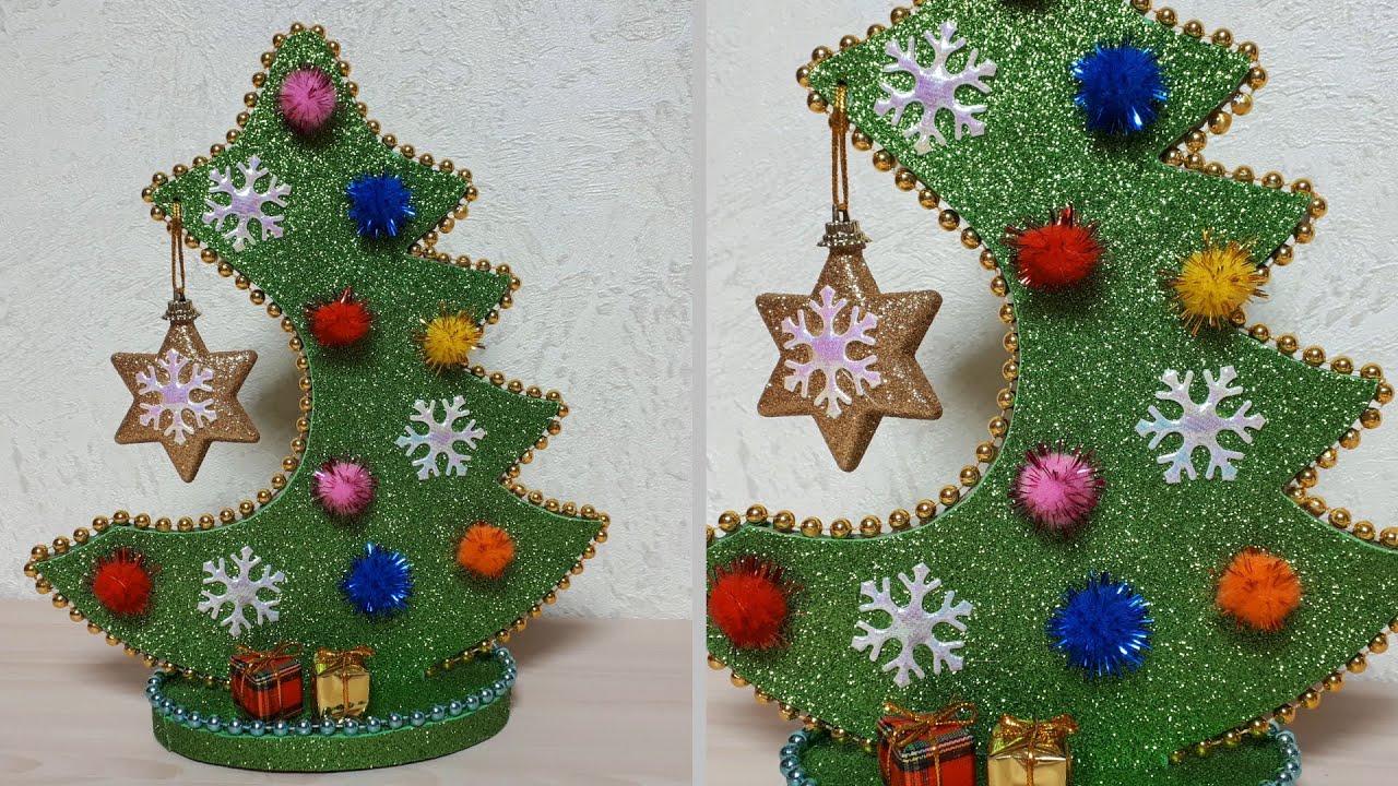 Nav vietas Ziemassvētku eglītei: negaidīts (un ģeniāls) risinājums nelielu dzīvokļu dekorēšanai, nezaudējot platību.