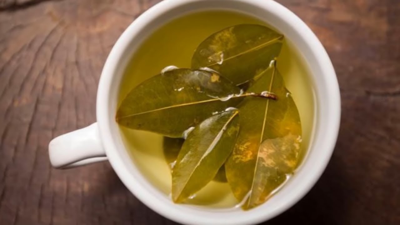 Citronu miziņas, lauru lapu un rozmarīna vārīšana: kāpēc tas ir ieteicams un kāpēc tas ir noderīgi.