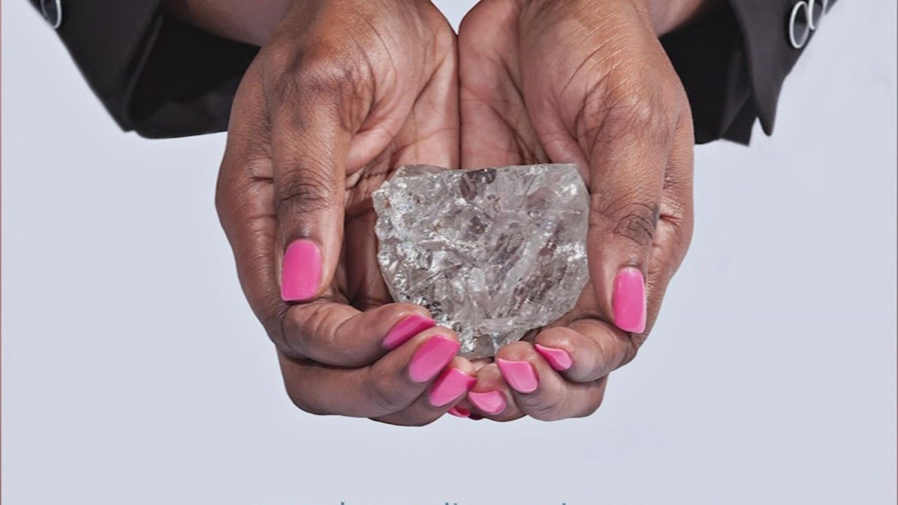 Vēsturisks pagrieziena punkts kalnrūpniecībā: viens no lielākajiem dimantiem, kas jebkad atrasts attālajā Āfrikas valstī.