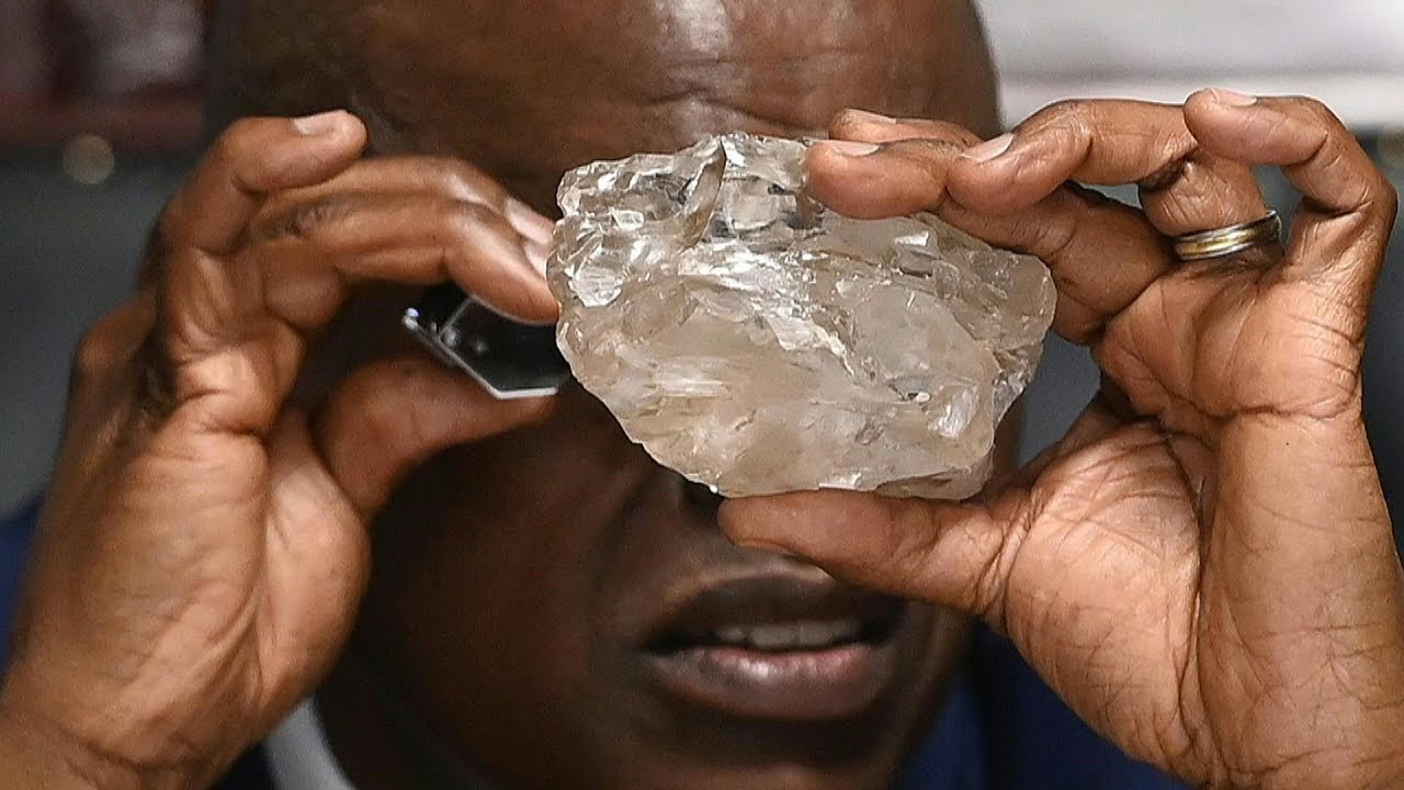 Vēsturisks pagrieziena punkts kalnrūpniecībā: viens no lielākajiem dimantiem, kas jebkad atrasts attālajā Āfrikas valstī.