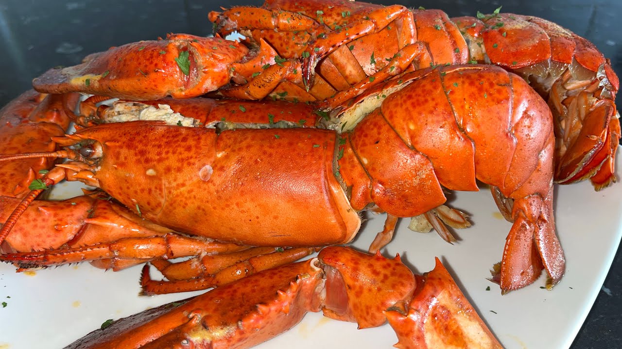 Tas nav miniatūrs omārs; tas ir viens no garšīgākajiem un dārgākajiem jūras velšu produktiem Galisijā, bet to nav viegli atrast.