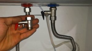 Cik bieži, pēc santehniķa ieteikuma, ir jāizlej ūdens no ūdens sildītāja?