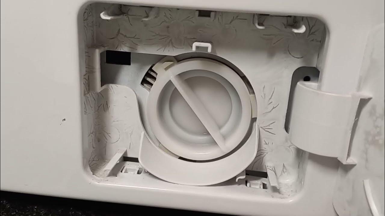 Kā iztīrīt veļas mašīnas filtru, lai novērstu pūkainības veidošanos un nepatīkamu smaku tīrā apģērbā.