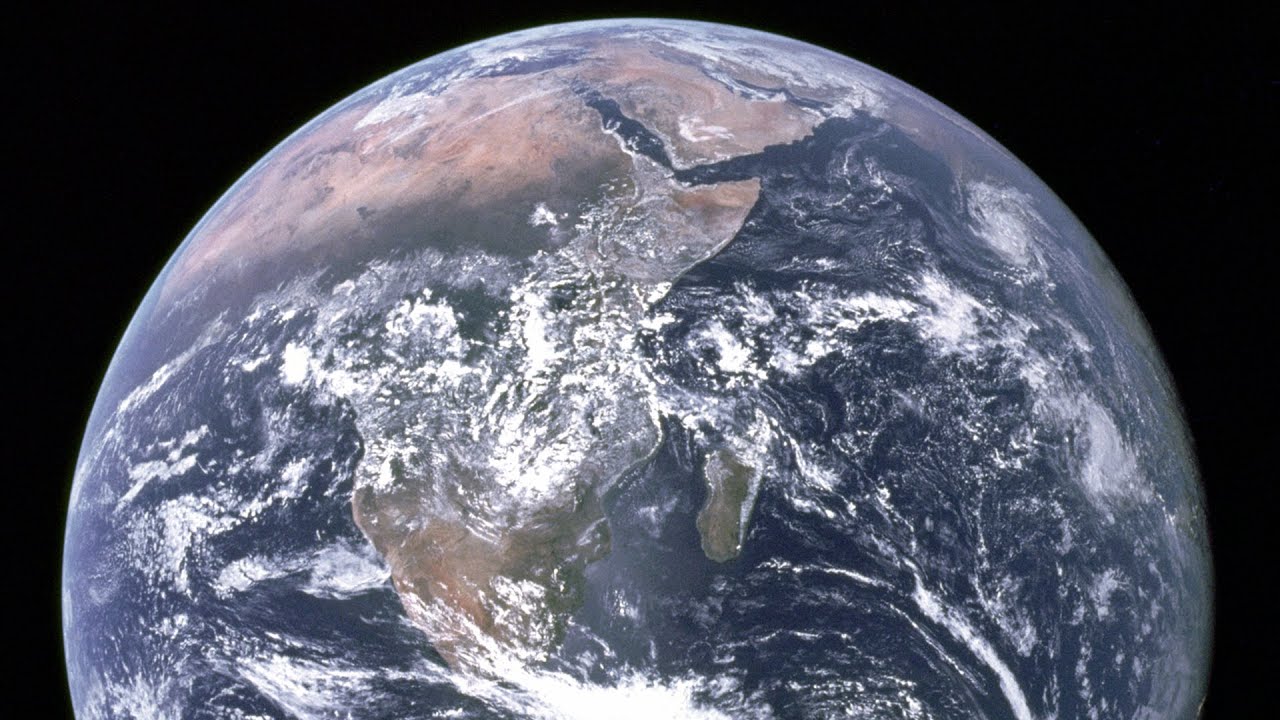 Zinātnieki, novērojot notiekošo no kosmosa, atklāja, ka gadalaiki uz Zemes nesakrīt pat vienā un tajā pašā platuma grādā.