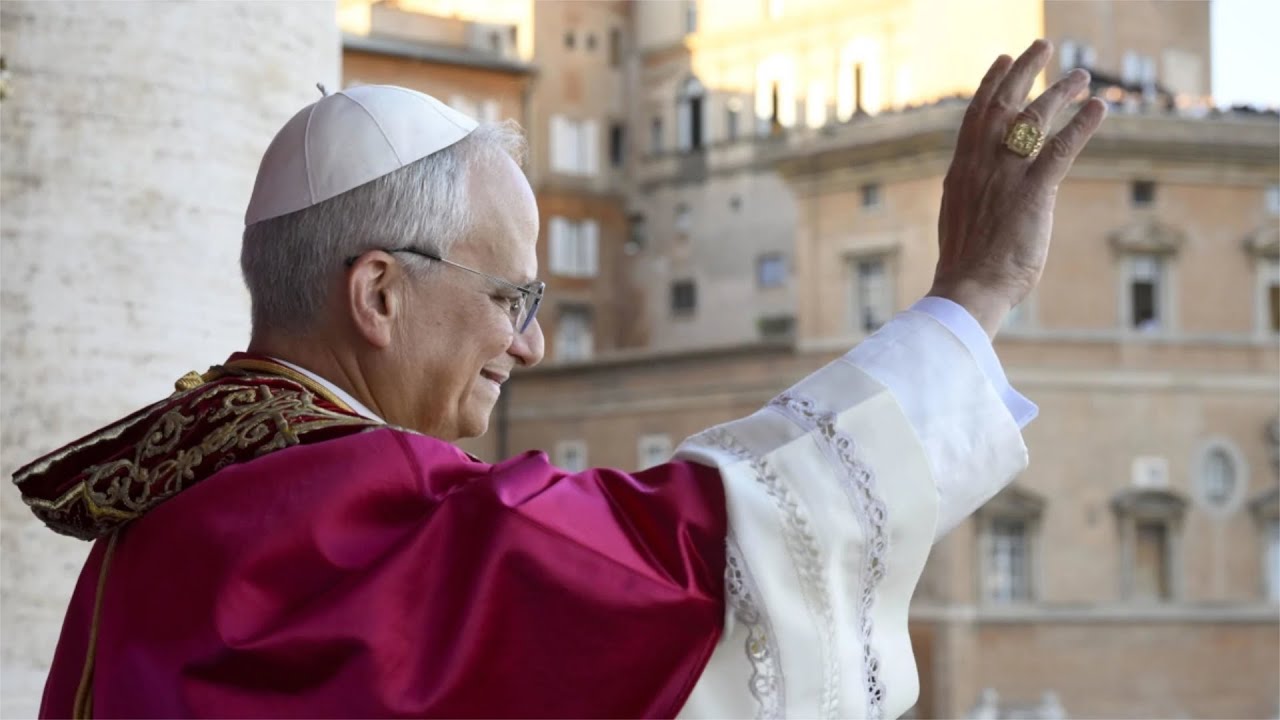 Pāvests Levs XIV “izvēlējās” sev automašīnu: tā ir aprīkota ar jaunākajām tehnoloģijām un ir ar rekordzemu degvielas patēriņu.