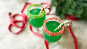 Labākie Ziemassvētku kokteiļi pēc bārmeņu domām: «Ir sastāvdaļas, bez kurām nevar iztikt».