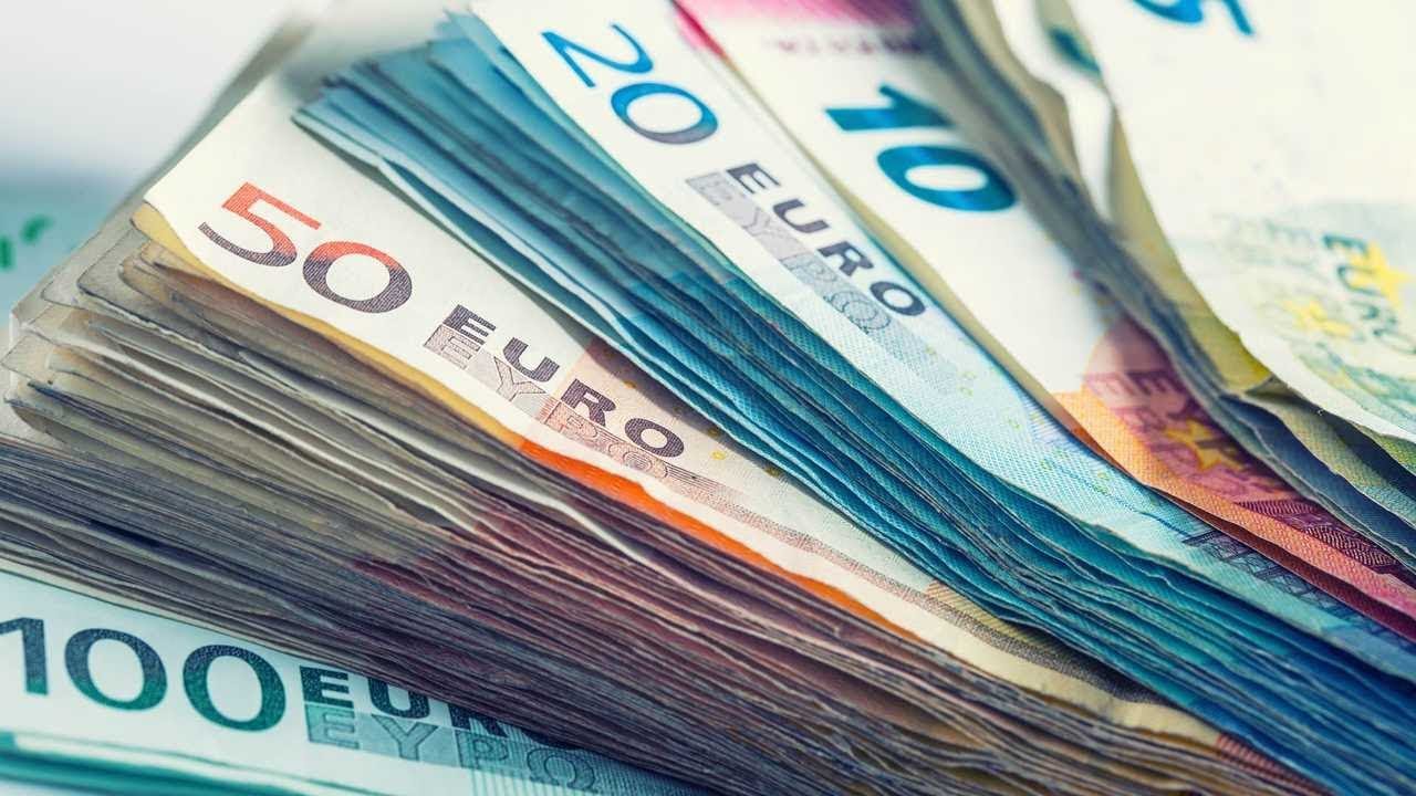 Ziemassvētku prēmija: kādas investīciju alternatīvas pastāv 2026. gada beigās?