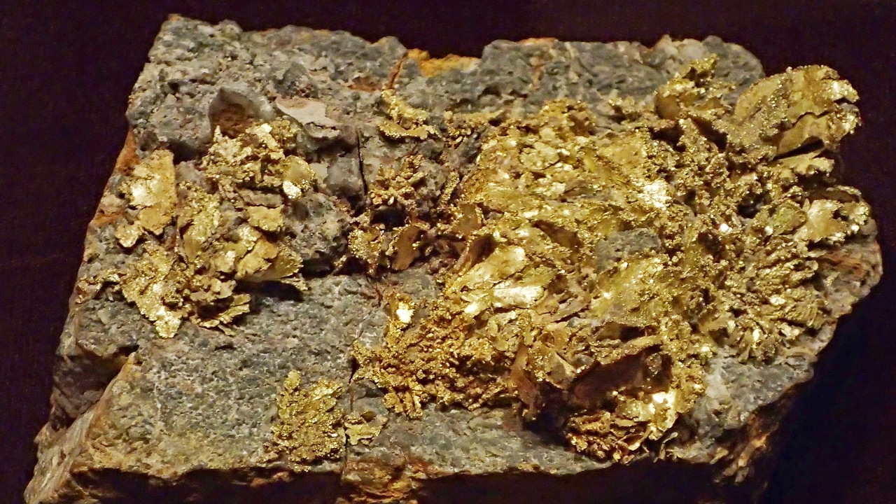 Ģeologi tam netic: pētījumi liecina, ka zemestrīces var veidot zelta gabalus caur kvarcu.