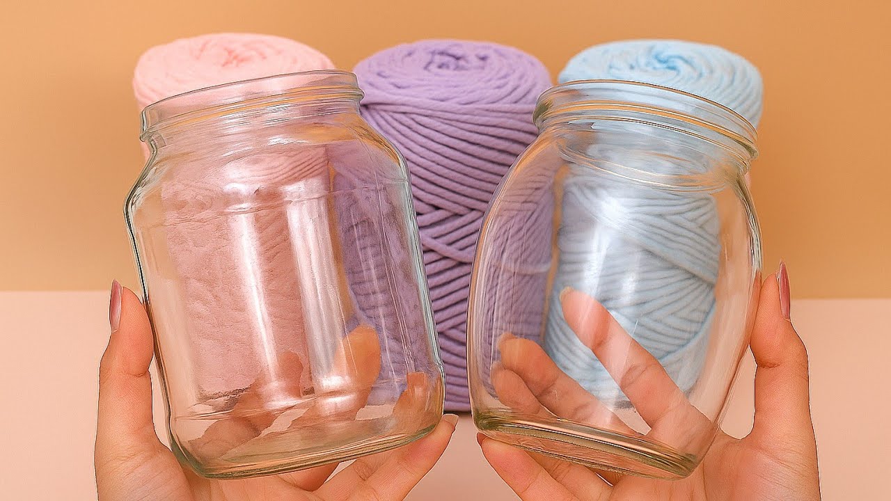 Es vairs nemetu prom Nescafé bundžiņas. Šeit ir redzams, kā es tās pārvēršu par elegantiem ziepju traukiem vannas istabai.