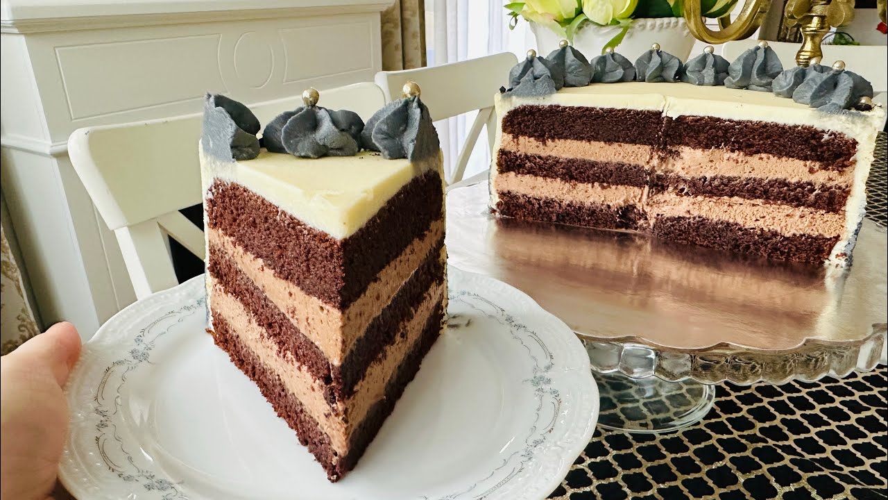 Kā nopirkt slaveno Aleksa Kordobesa kūku Madridē bez rindām un tikai par 12 eiro.