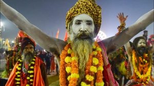 Viņš to izdarīja ATKĀRTOTI! Šī iespaidīgā fotogrāfija, kas attēlo rituālu, kas notiek reizi 144 gados, viņam atnesa vēl vienu pasaules mēroga apbalvojumu.