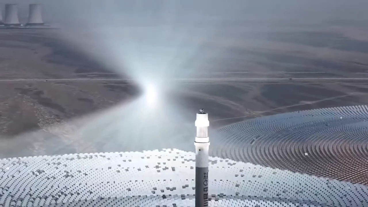 Ķīnā saules enerģijas stacija “pamodināja” tuksnešu