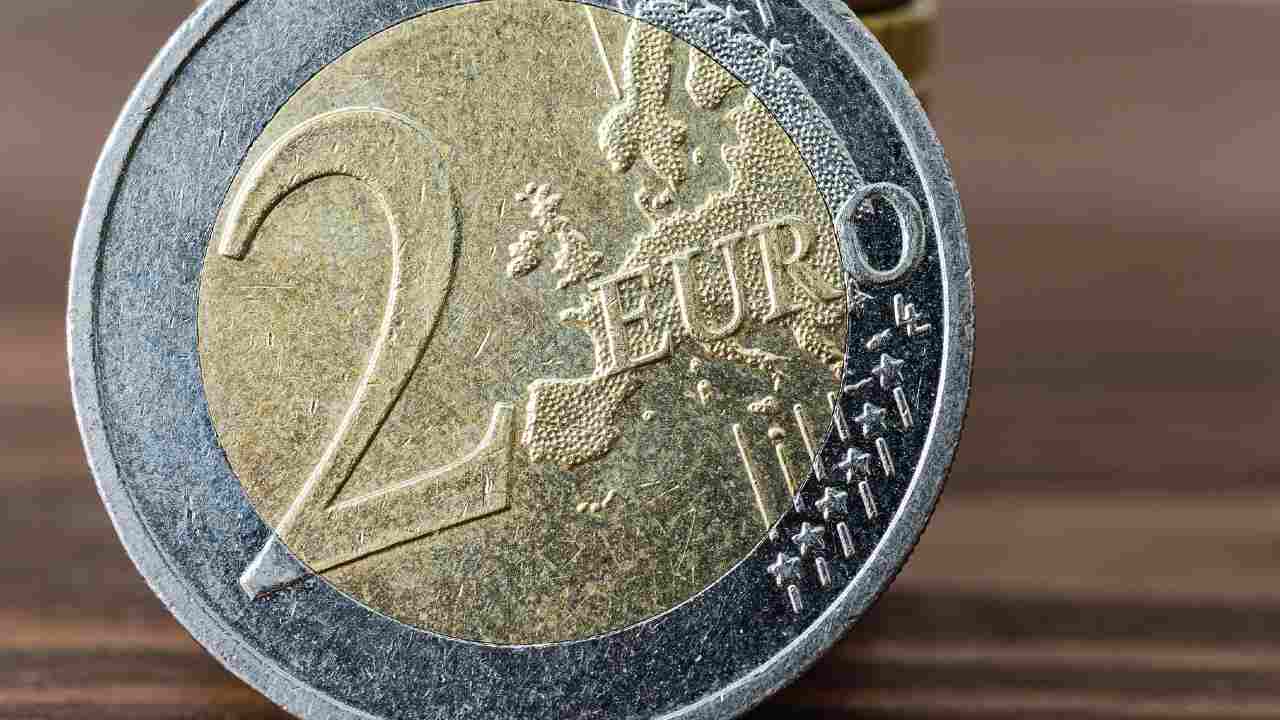 Jaunā 2 eiro monēta parādīsies Spānijā 2026. gadā un kļūs par likumīgu maksāšanas līdzekli visā eirozonā: tas apstiprināts Oficiālajā valsts biļetenā (BOE).