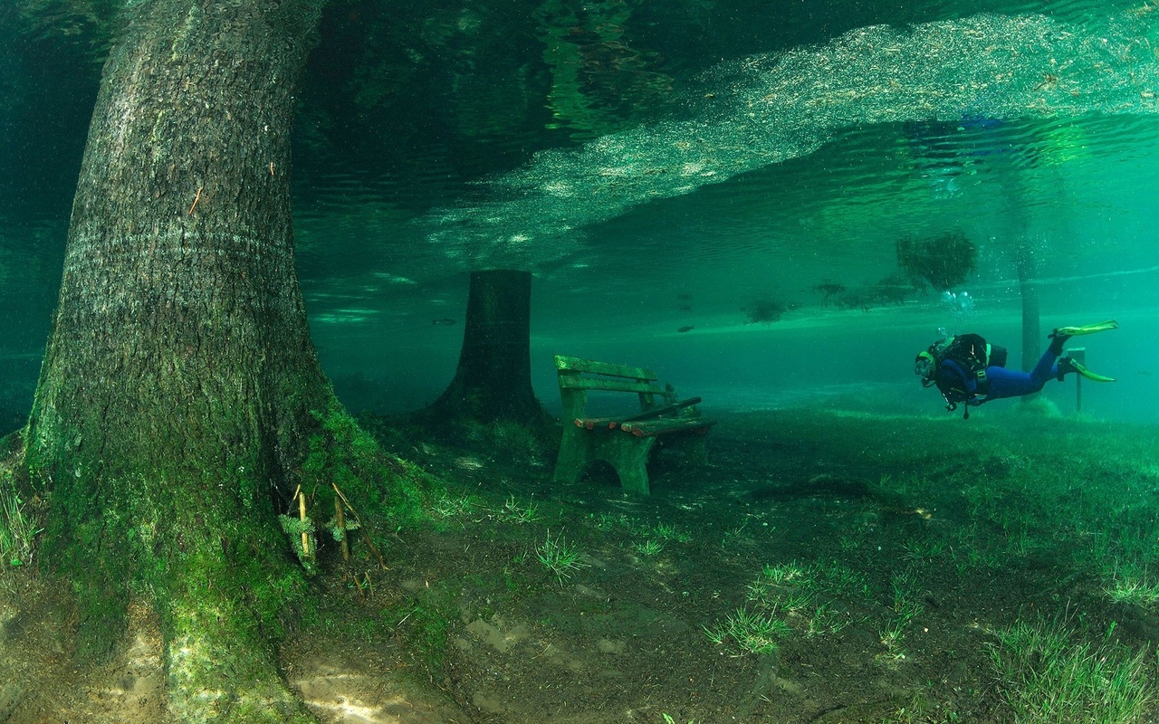 Ezera dibenā atrasts vairāk nekā 10 000 gadu vecs japāņu relikvijs, kas var pārrakstīt valsts vēsturi.