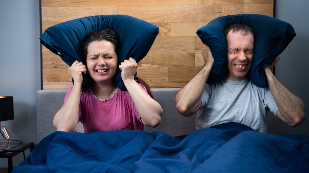 Pietiek ar vienkāršu skrūvi: šis izgudrojums palīdzēs jums vairs nedzirdēt kaimiņus mājā.