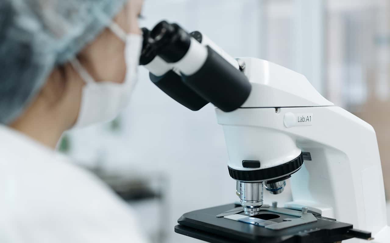 Mūsu apsēstības ar Marsa terraformēšanu gaitā mēs atklājām divas baktērijas: viena ražo cementu, otra to aizsargā.