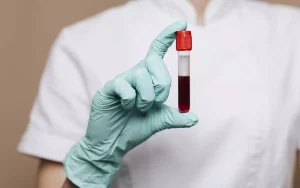 Jauns pētījums liecina, ka viena asinsgrupa ir saistīta ar nopietnu aknu slimību