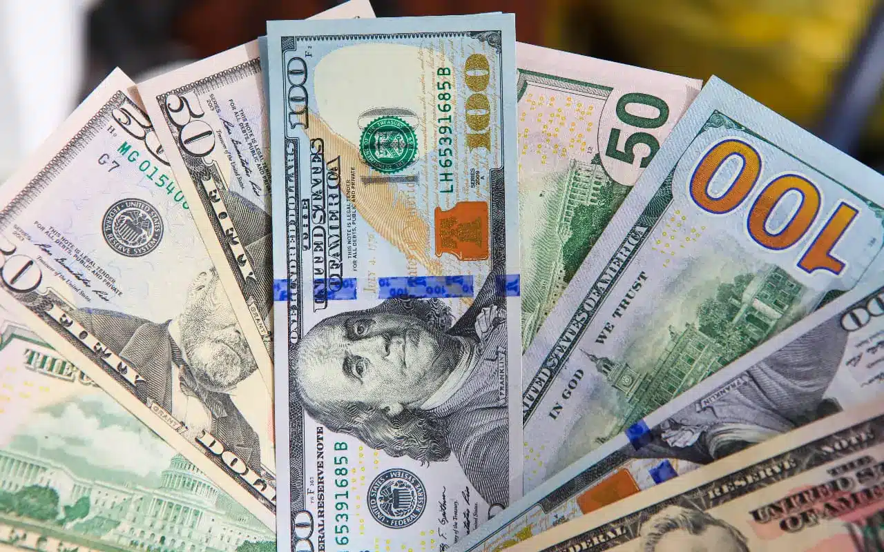 Šajā valstī tiks izlaistas jaunas banknotes: kā tās izskatās un kad tās stājās spēkā