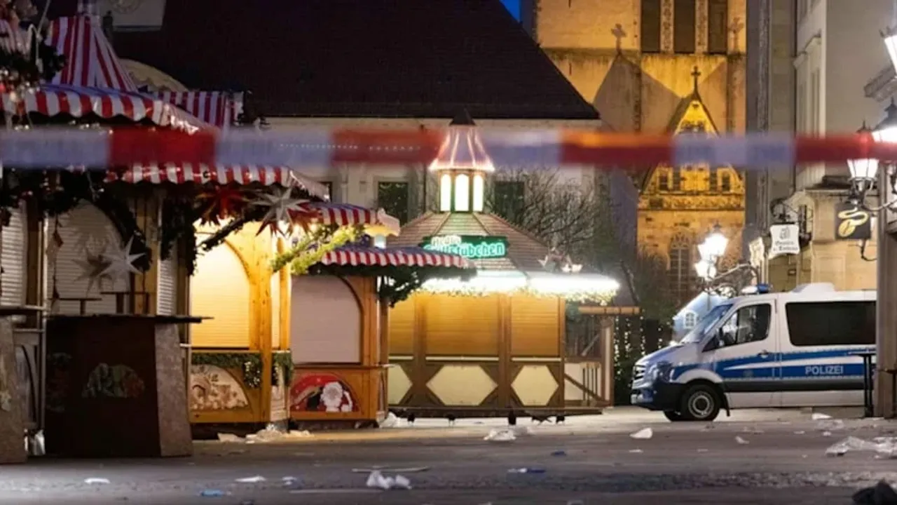 Bavārijā arestēti pieci cilvēki, kas tiek turēti aizdomās par uzbrukuma plānošanu Ziemassvētku tirdziņam.