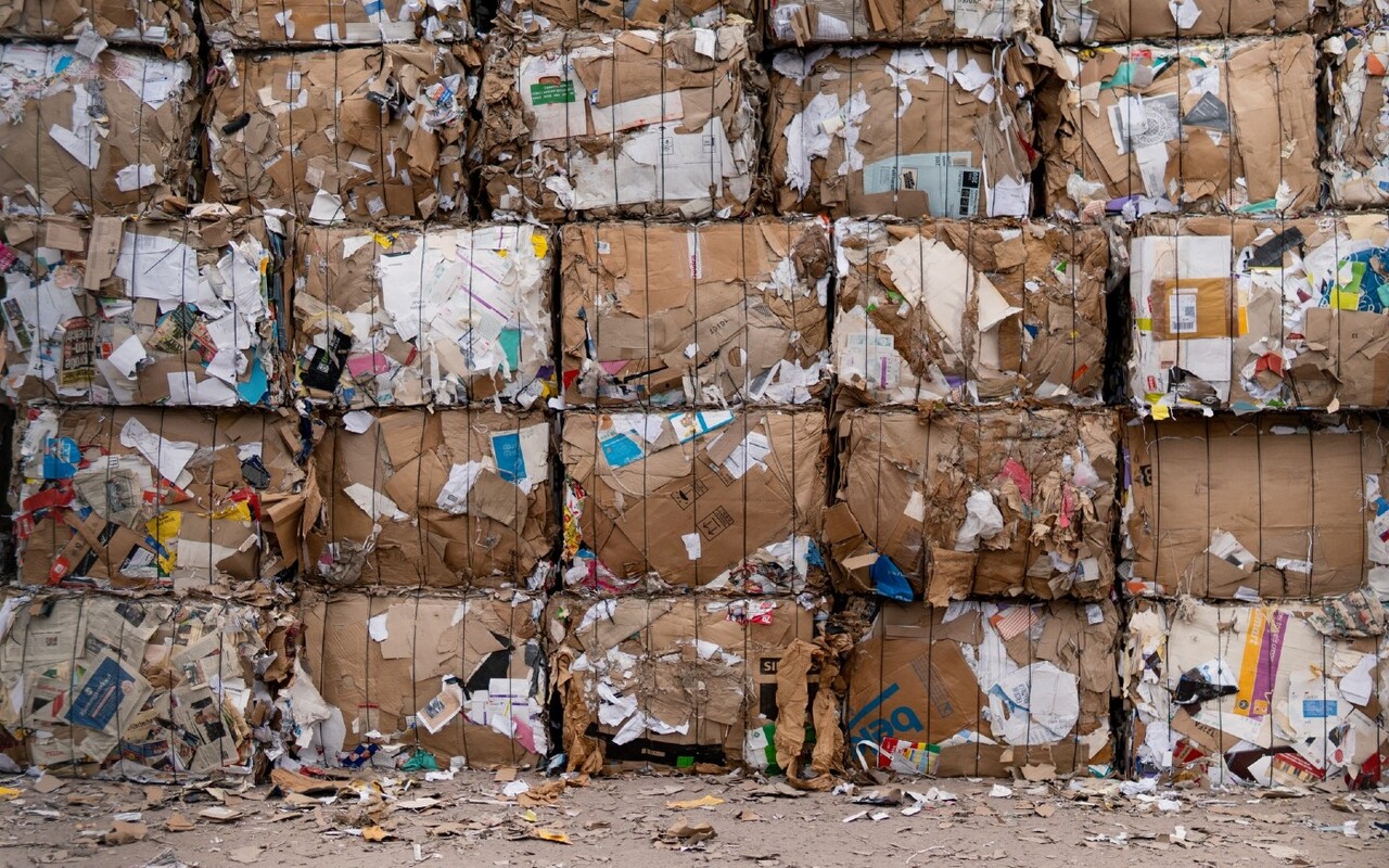 Mums ir problēma ar kartona pārstrādi. Latvijā uzskata, ka risinājums ir izmantot to elektrostacijās.