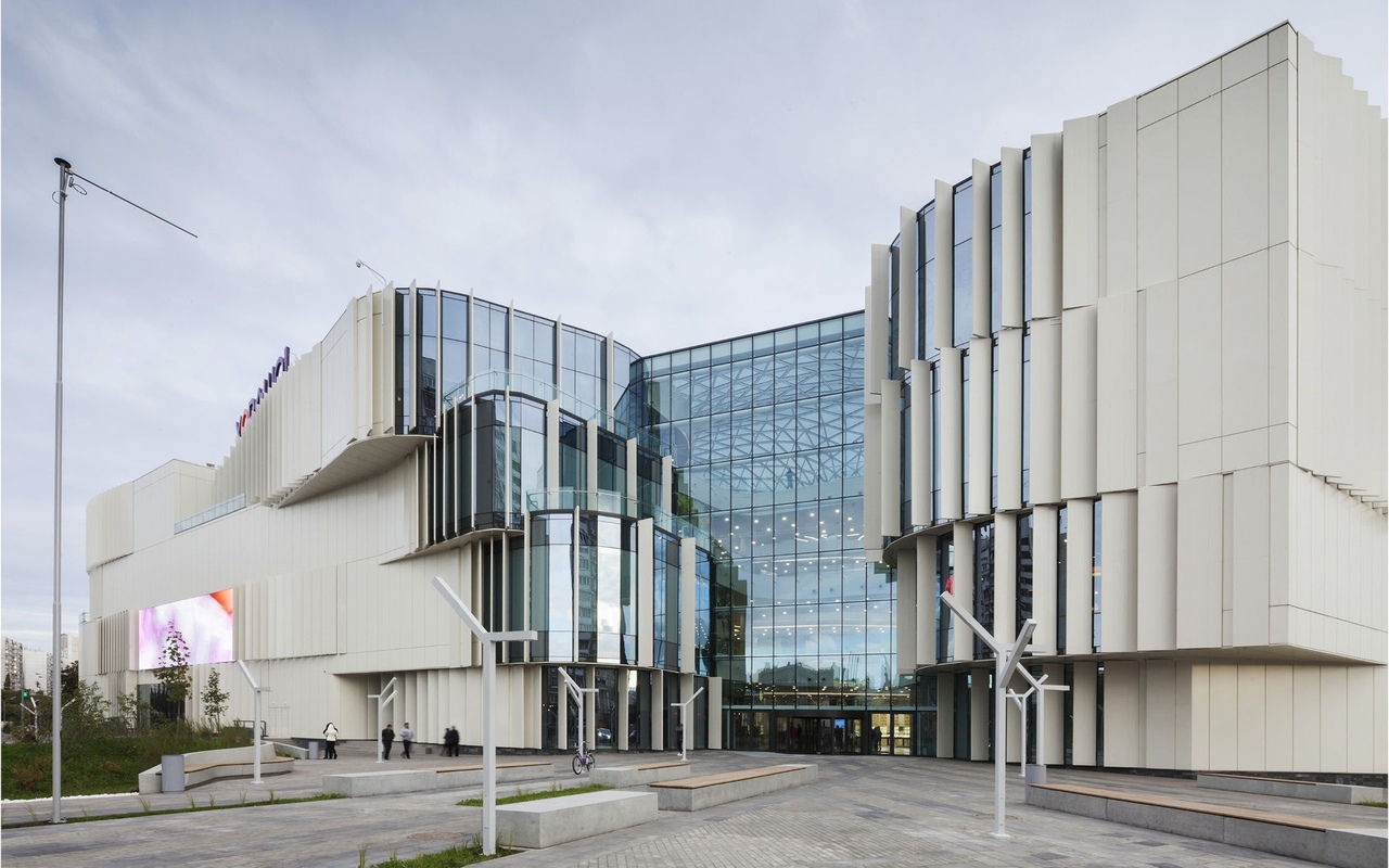 Dienvidāfrikā atvērts jauns luksusa tirdzniecības centrs ar kultūras starptautiskā zīmola veikalu