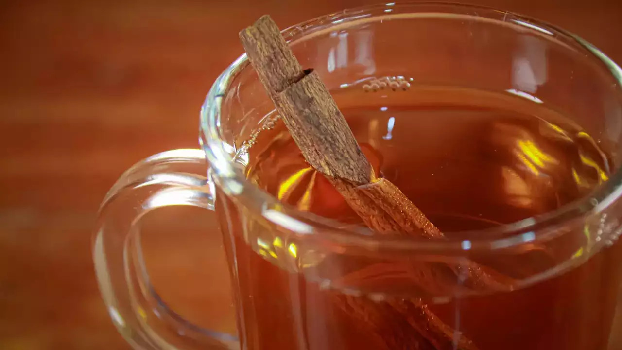 Kanēļa un etiķa sajaukums: kāpēc tas ir noderīgi un kāpēc to iesaka.