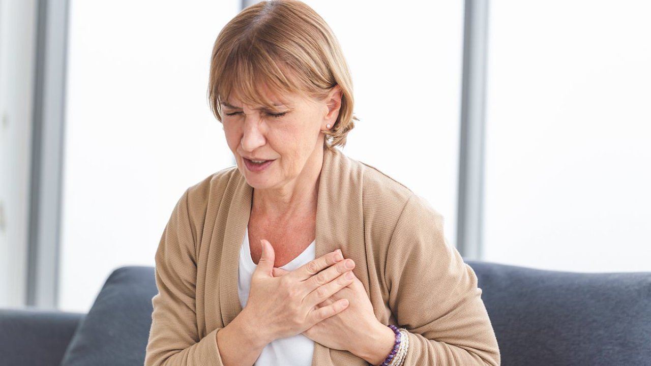 Man gandrīz bija sirdslēkme frizētavā, lai gan apkalpošana bija laba.