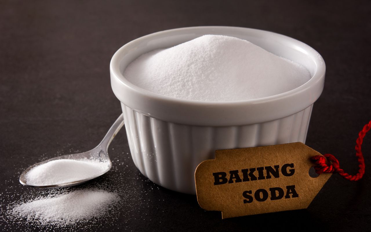 Ūdeņraža peroksīda sajaukšana ar pārtikas sodu: kāpēc to lieto un kāpēc tas ir ieteicams.